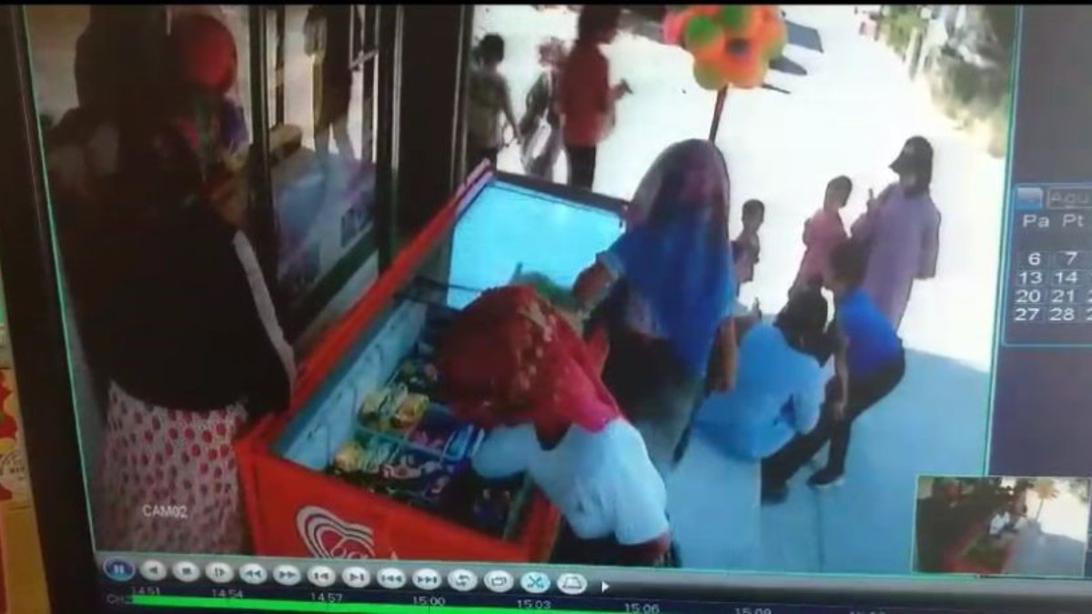 Ankara'da bakkal sahibi namaza durdu: Hırsızlar dondurma çaldı