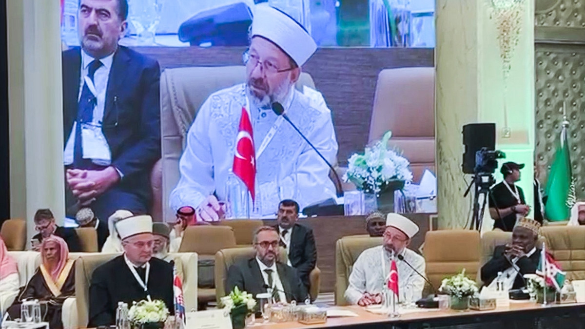 Diyanet İşleri Lideri Ali Erbaş, Mekke’de konferans verdi