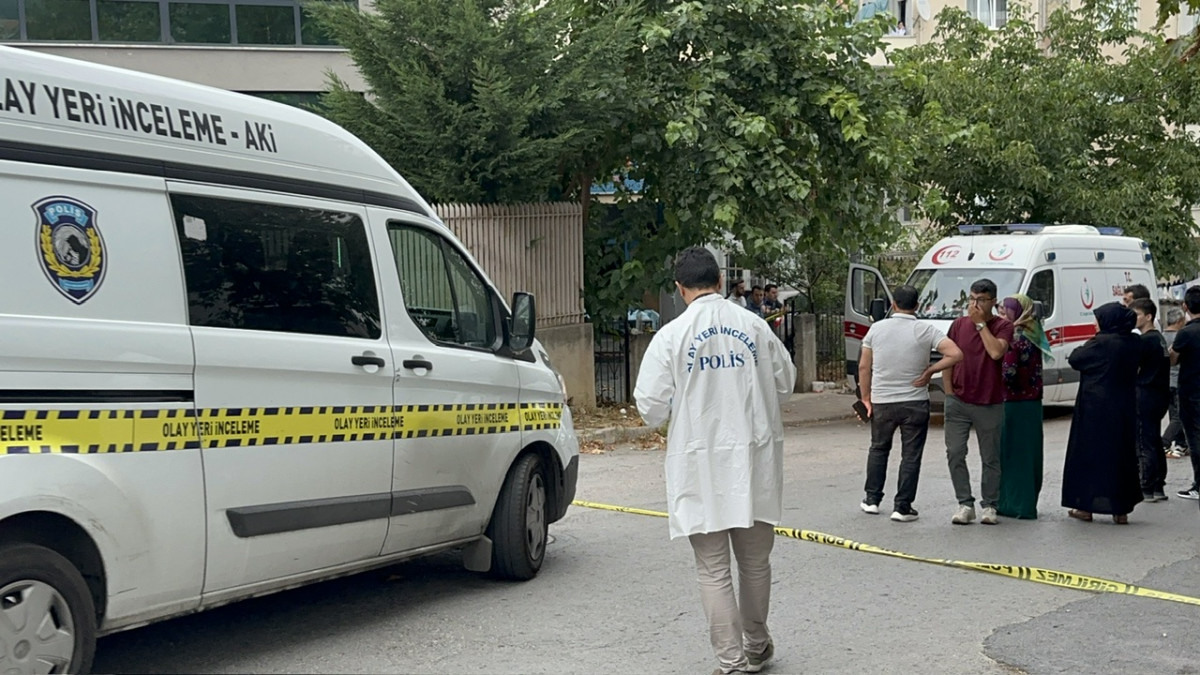 İstabul Ataşehir'de cam blokların altında kalan iş yeri sahibi öldü