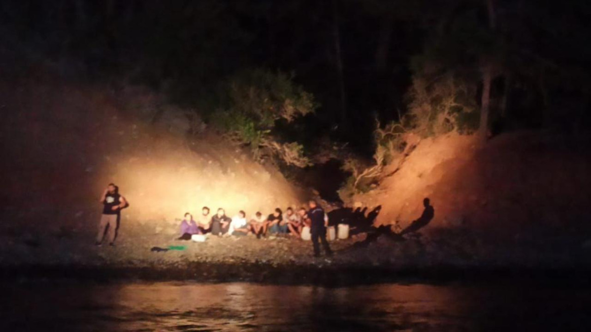 Muğla'da adada 9 sistemsiz göçmen yakalandı