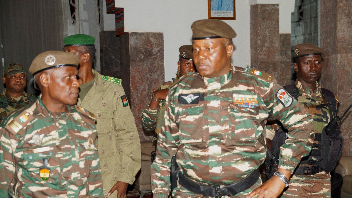 Nijer'e askeri müdahale sinyali: Batı Afrika bloğu onay aldı
