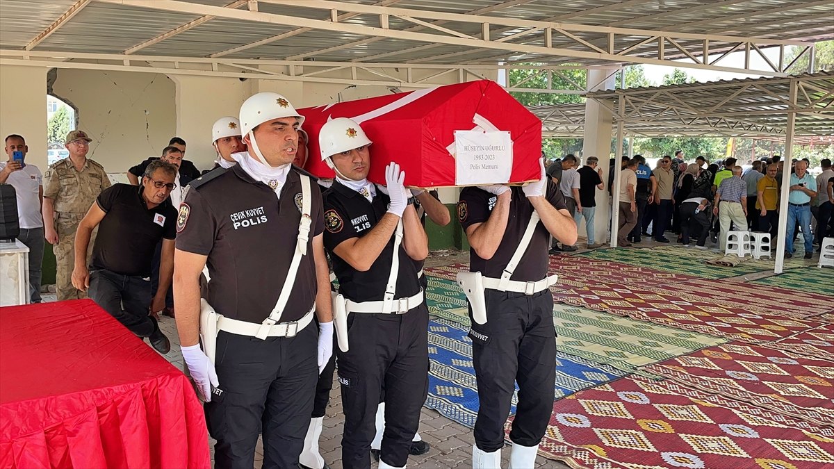 Osmaniye'de uyardığı komşusu tarafından öldürülen polisin cenazesi defnedildi