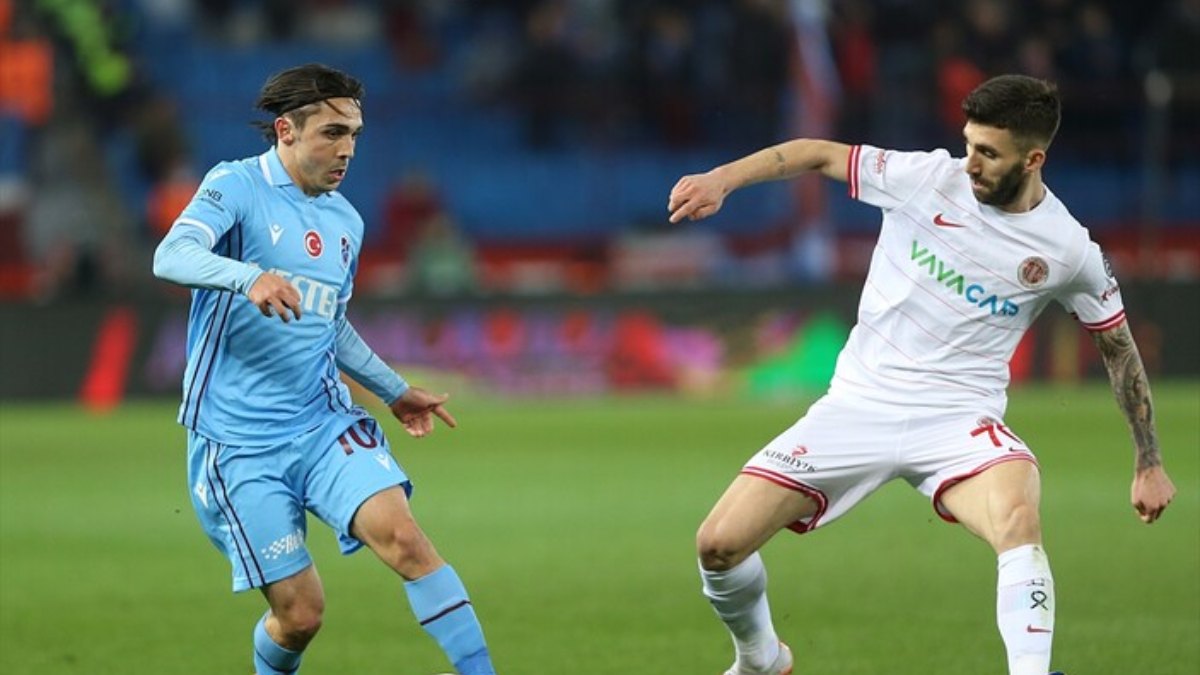Trabzonspor - Antalyaspor maçının birinci 11'leri