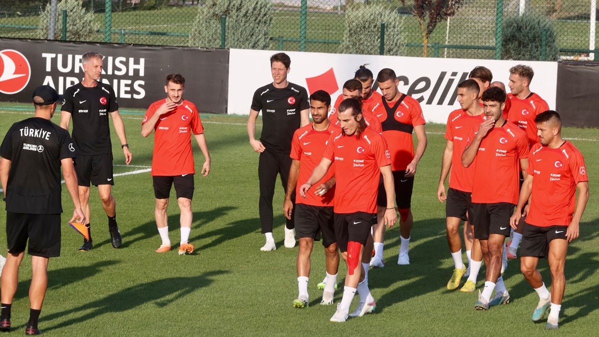 A Ulusal Grup, Ermenistan maçının hazırlıklarına başladı
