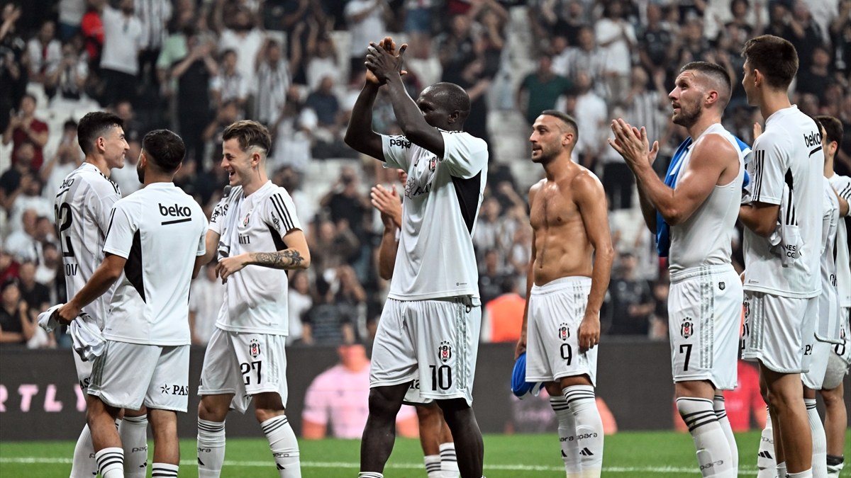 Beşiktaş - Sivasspor maçının birinci 11'leri