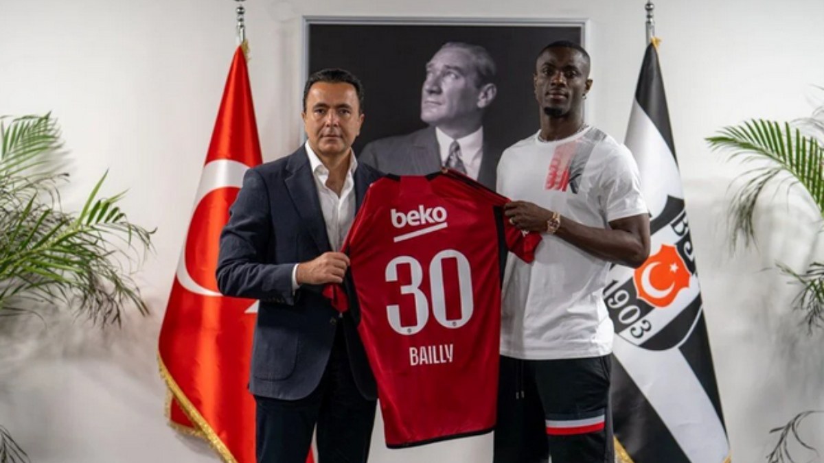 Eric Bailly, Beşiktaş'a imzayı atıp formayı giydi