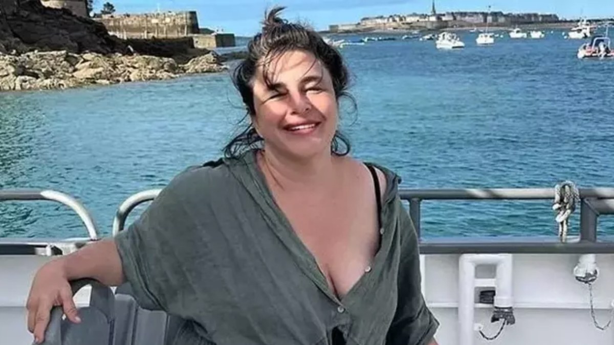 Esra Dermancıoğlu, estetiklilerle dalga geçti