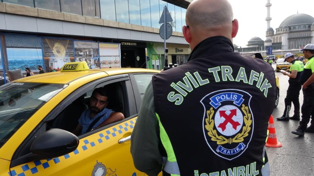 İstanbul'da takımlar taksi kontrolü için sahada! 6 şoföre ceza kesildi