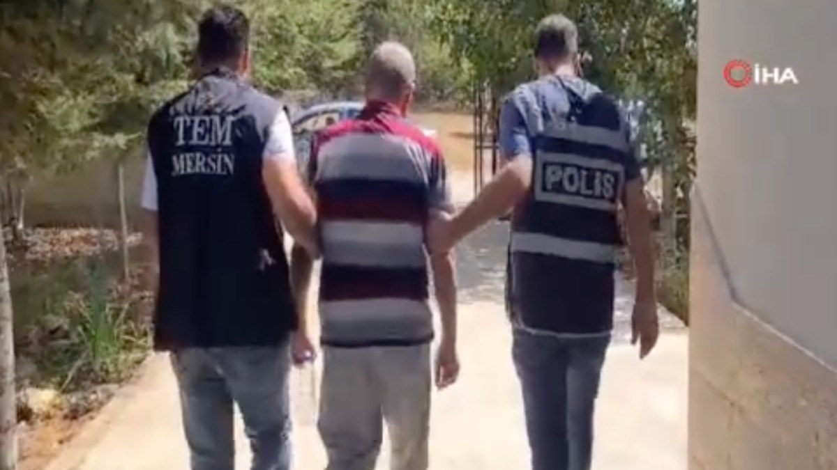 Mersin'de eski emniyet müdürü FETÖ kabahatinden yakalandı