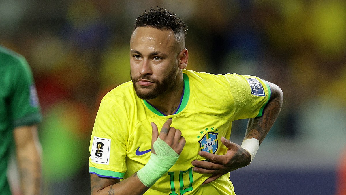 Neymar, Pele'nin rekorunu kırdı