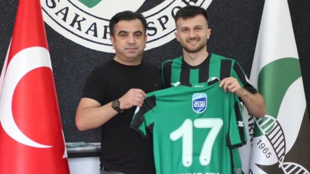 Sakaryaspor, Murat Cem Akpınar'ı takımına kattı