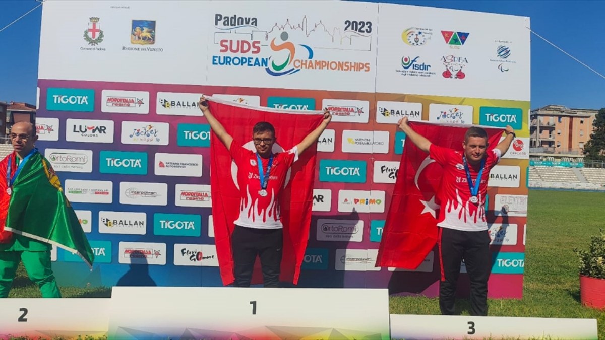 Ulusal atlet Emirhan Akçakoca'dan Avrupa Şampiyonası'nda rekor