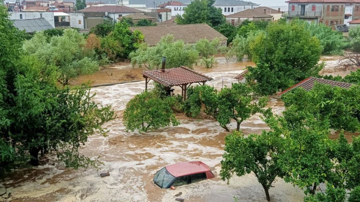 Yunanistan, sel felaketine teslim oldu