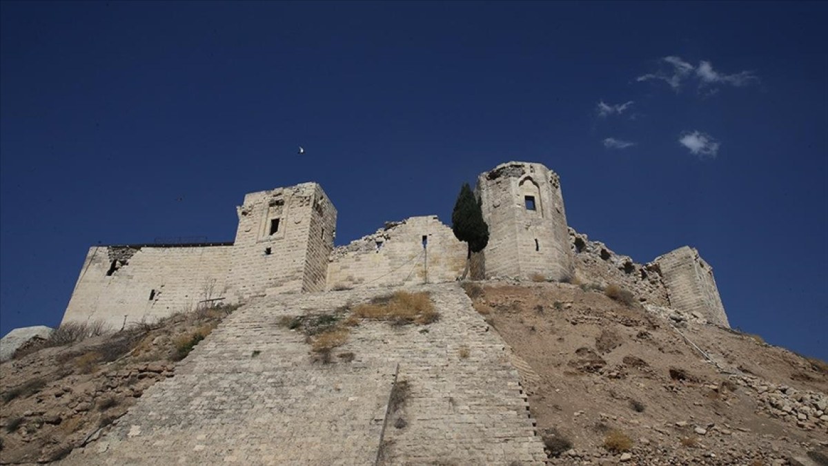 Zelzelelerde hasar gören Gaziantep Kalesi restore ediliyor